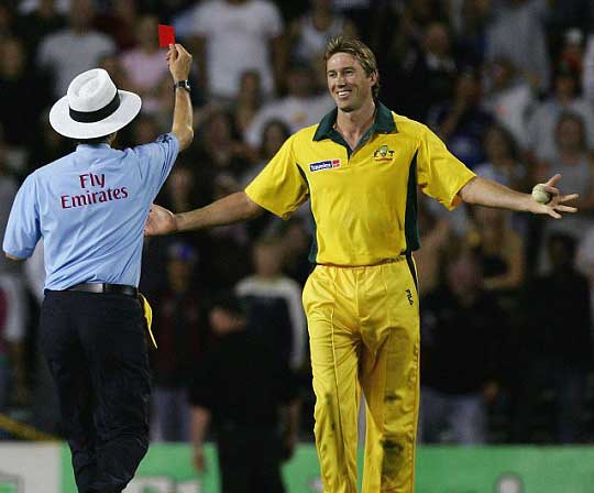 હવે ક્રિકેટ ના અમ્પાયર પણ બતાવશે : રેડ કાર્ડ red card cricket