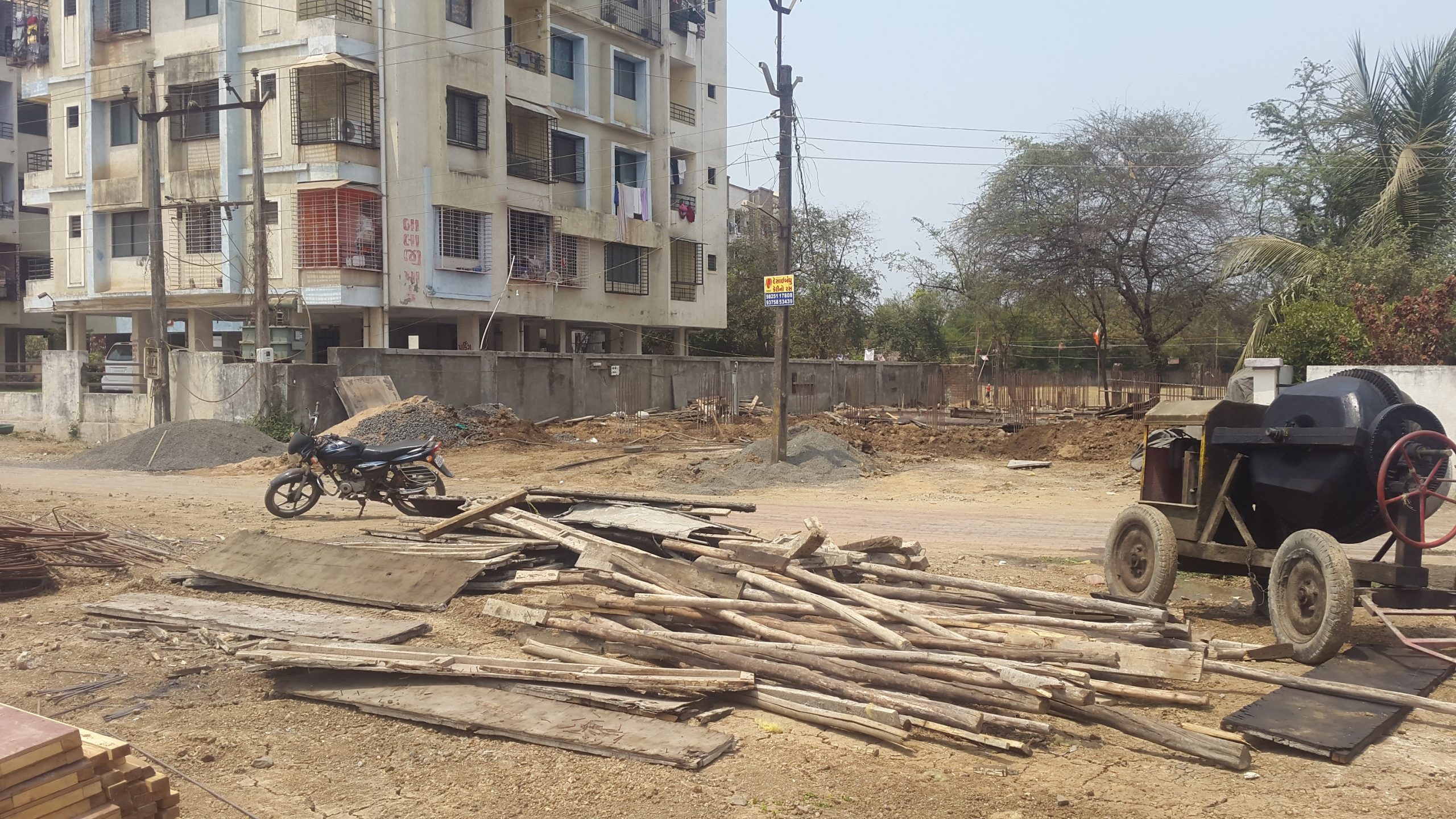 PARDI SULBHNAGAR BHRAMAKUMARI BAJUMA VAGAR PARVANGI AE UBHI THATI BILDING SHANKA NA DAYRAMA scaled