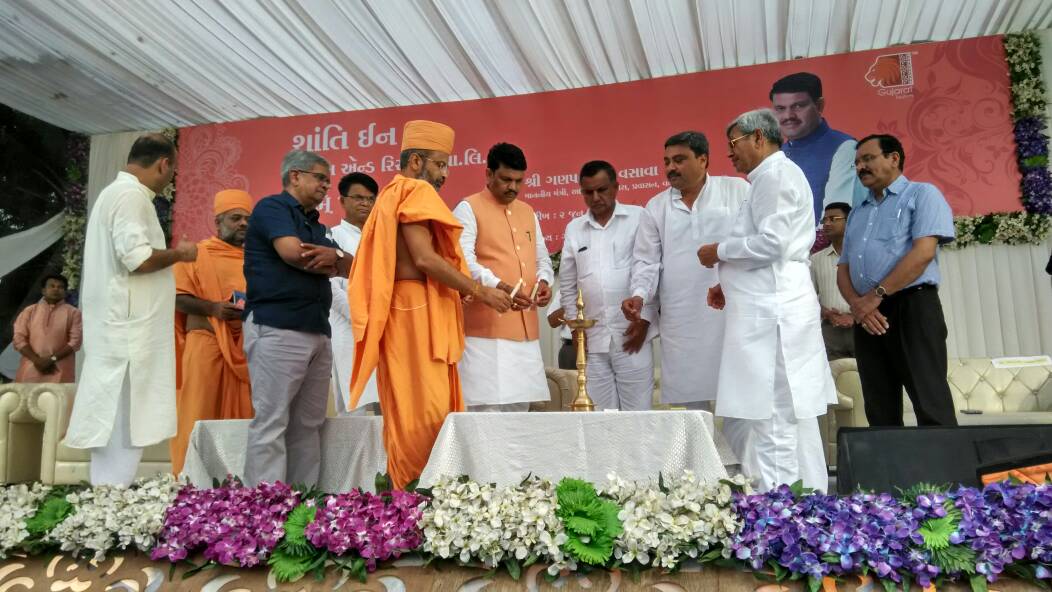 વલસાડ તિથલ ખાતે લોકભાગીદારીથી નિર્માણ થનાર અદ્યતન હોટલનું ભૂમિપૂજન થયું . Whatsapp Image 2017 06 02 At 8.09.44 Pm Satya Day