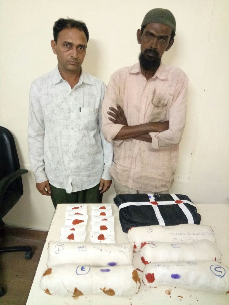 ચરસ સાથે બે શકસોની ધરપકડ WhatsApp Image 2017 11 09 at 2.25.02 PM