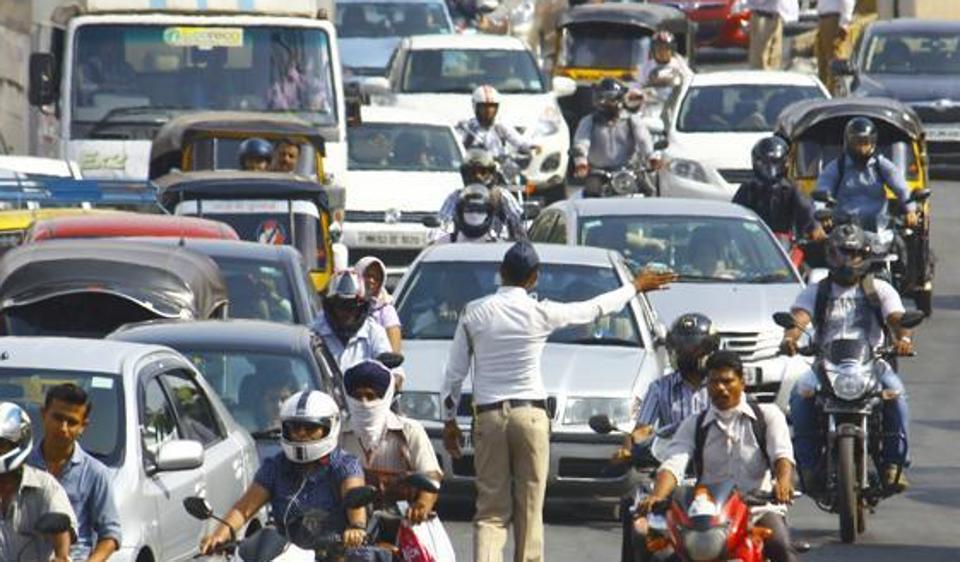 83% ગુજરાતીઓ ટ્રાફિકના નિયમોની કરે છે અવગણના 56061686 70a8 11e7 a1e4 b67c25a49489