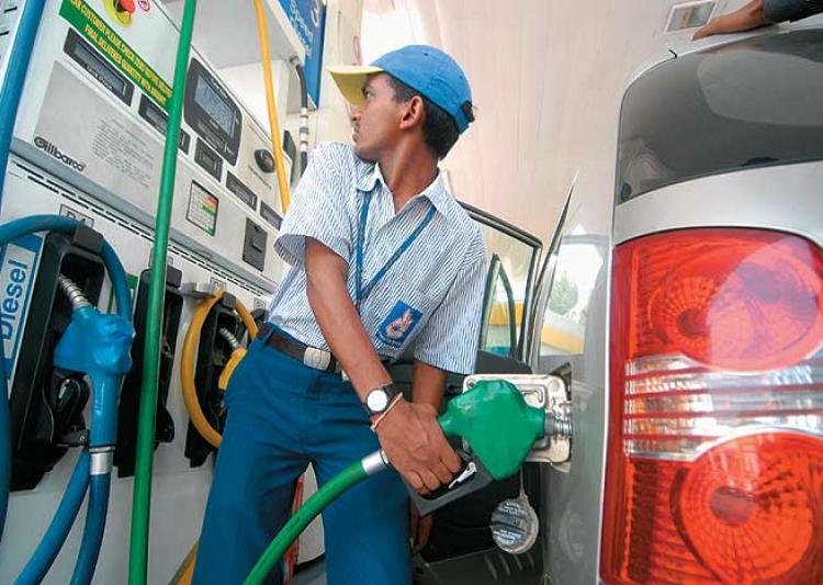 પેટ્રોલ ડિઝલના ભાવ થઇ શકે છે સસ્તા Beware Of Fraud At Petrol Pump This Is How You Are Cheated And How You 5