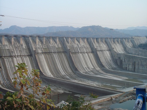 ગુજરાત પાણી ખૂટવાની તૈયારી, ખેડૂતો પરેશાન Sardar Sarovar Dam 2006 India 1