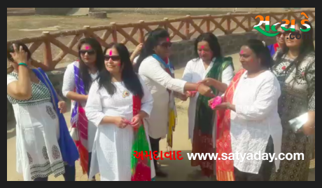 અમદાવાદની મહિલાઓએ ઇકો-ફ્રેન્ડલી હોળી રમવાનો આપ્યો સંદેશો જુઓ વીડિયો Screen Shot 2018 02 28 at 2.17.42 PM