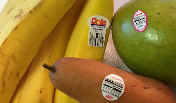 સ્ટીકર્સ લગાવેલા ફળો બની શકે છે જીવલેણ Fruit Stickers