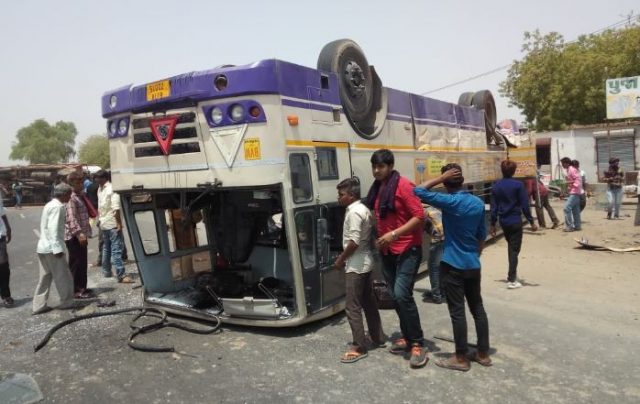 બગોદરા હાઈવઃ બસ અને ટ્રક વચ્ચે અકસ્માત, 40 ઘાયલ a1 8