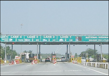 ટોલ પ્લાઝા પર વીઆઈપીઓ માટે અલગથી લેન બને toll