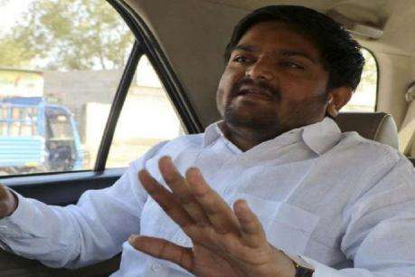 hardik patel in car