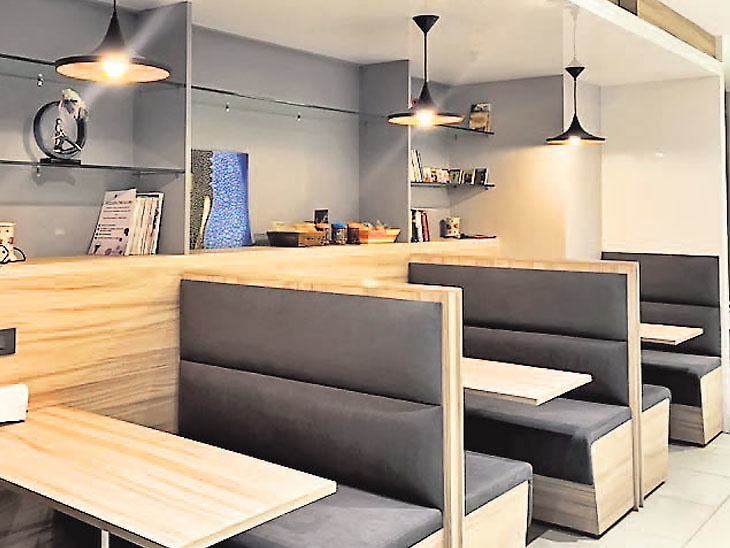 Woman Cafe 1551597159 Satya Day