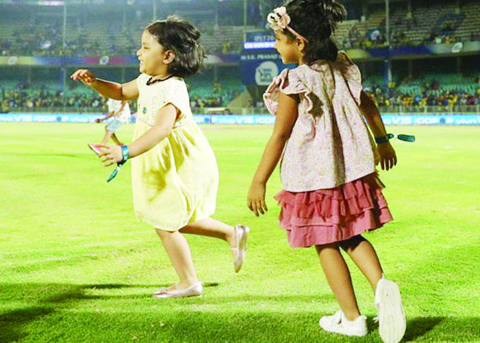 Dhoni Raina Daughter 1 Satya Day