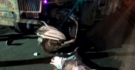NH-48 પર ઉભેલી ટ્રકને સાથે અથડાતા એક્ટિવા ચાલક યુવતીનું મોત, હેલ્મેટ પહેર્યું હોત તો જીવ બચી શક્યો હોત safe image 2