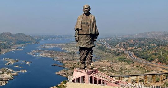 statue