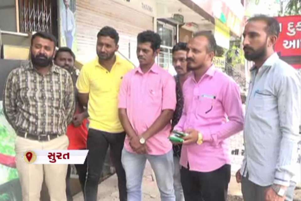 SURAT: ભારતીય સેનાની કાર્યવાહીના યુવાનો કર્યા વખાણ Srt 3 Satya Day