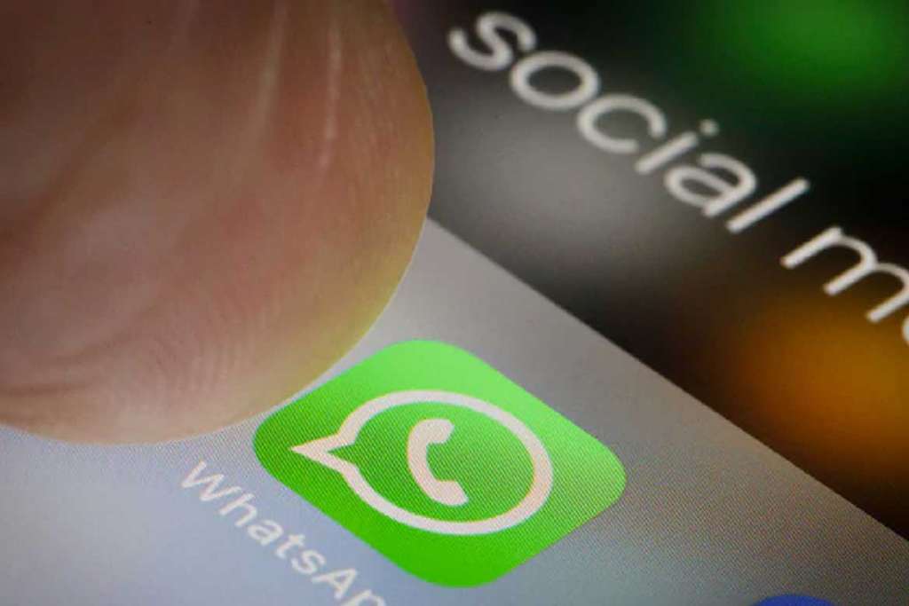 Whatsapp: બલ્ક મેસેજ મોકલનારા એકાઉન્ટ સામે કાનૂની કાર્યવાહી કરવામાં આવશે 10 10