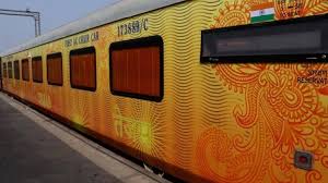 IRCTC: તેજસ એક્સપ્રેસમાં વધારે સામાન લઈ જશો તો જાણો શું થશે.. 6 11
