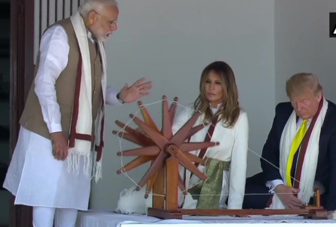 અમદાવાદ ગાંધી આશ્રમ માં ટ્રમ્પ અને મલેનિયા એ રેંટિયો કાંત્યો ! Whatsapp Image 2020 02 24 At 12.08.07 Am Satya Day