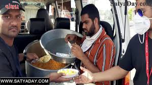 વાંસદાના યુવાનો અને સમાજસેવીકા સંગીતાબેન દ્વારા રોજ ફરજ પર રહેલ પોલીસ કર્મીઓને ચા – નાસ્તો કરાવ્યો. 13 5