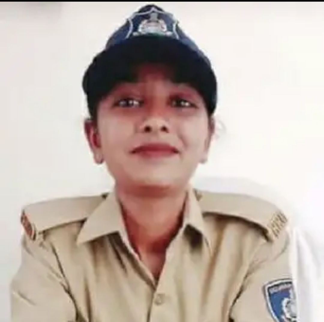 વડોદરા ના સાવલી માં 22 વર્ષીય મહિલા પોલીસકર્મી એ આત્મહત્યા કરતા ચકચાર WhatsApp Image 2020 05 14 at 3.02.16 AM 1