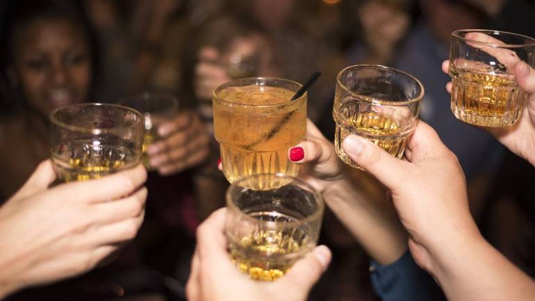 લોકડાઉન માં અમદાવાદ બન્યું દારૂ નું રોલ મોડલ alcohol 492871 1280 1 770x433 1