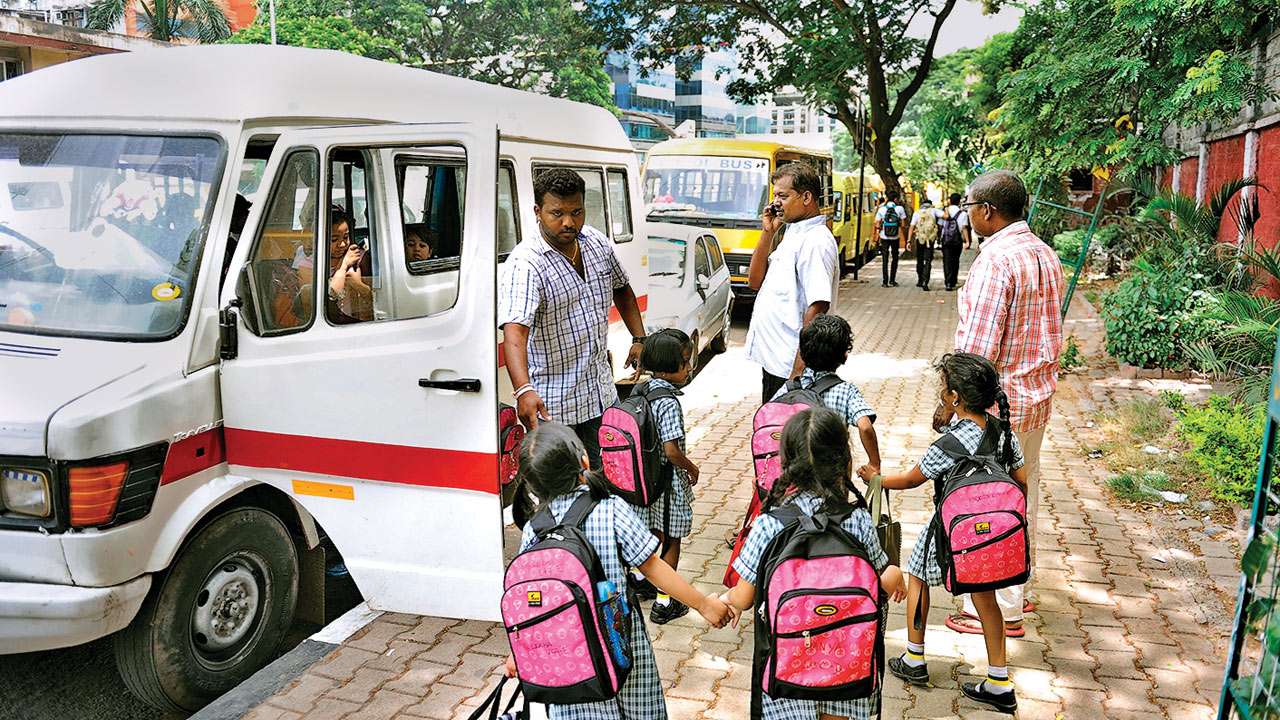 838240 School Vans Dna Satya Day