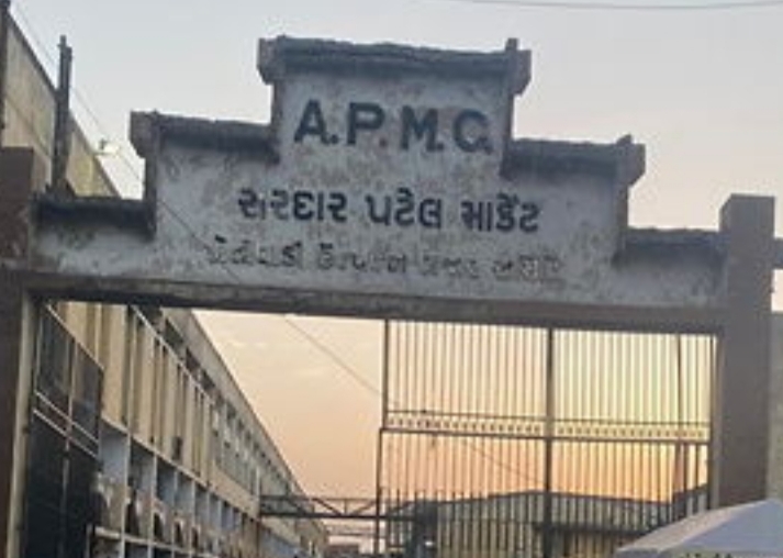 અમદાવાદ માં શાકભાજી માર્કેટમાં હડતાળ થી ભાવો વધ્યા,પોલીસ સામે વેપારીઓ ની નારાજગી Whatsapp Image 2020 06 28 At 10.37.30 Pm Satya Day