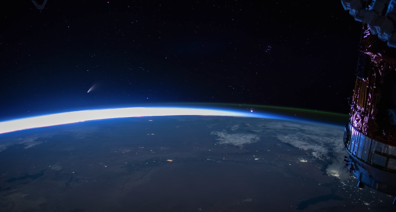 ISS cameras capture breathtaking 4K footage of comet Neowise