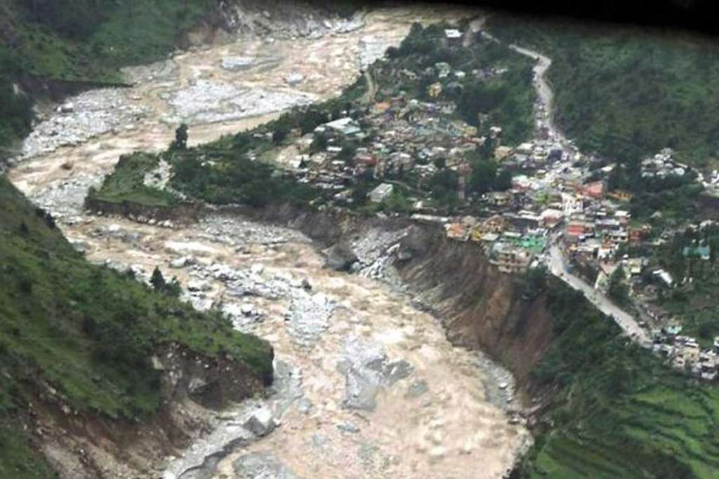 UTTRAKHAND: પહાડી વિસ્તારોમાં ભારે વરસાદ ! જનજીવન પ્રભાવિત ! 12 8 Satya Day