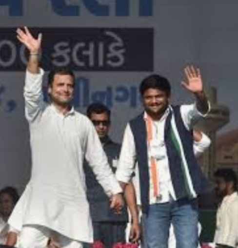 ગુજરાતમાં કોંગ્રેસે દરેક શહેર અને જિલ્લામાં ત્રણ-ત્રણ નિરીક્ષકો ની ‘ગુપસુપ’ નિમણુંક કરી લેતા વિવાદ ! કોંગ્રેસ માં મોટાપાયે ભંગાણ થશે !? રાહુલ ગાંધી અને હાર્દિક પટેલ જેવા જુવાનિયા તારશે કે ડુબાડશે ? Whatsapp Image 2020 08 15 At 3.19.06 Am Satya Day