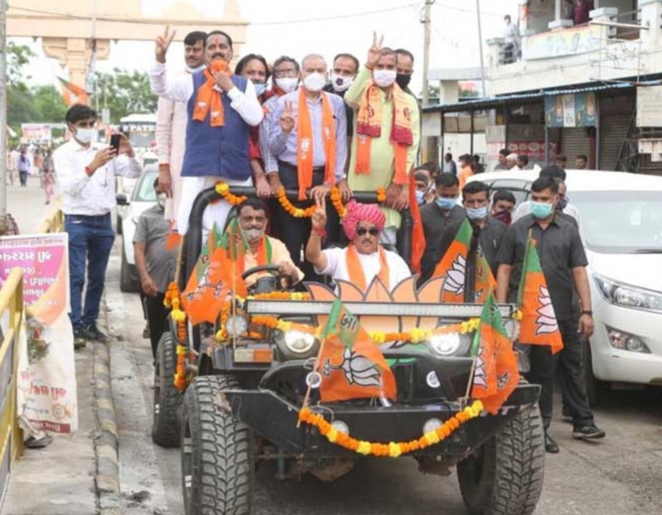 સૌરાષ્ટ્ર માં CR પાટીલ ના ગરબા થી કોરોના સ્પ્રેડ થયો ? સુરત ના હર્ષ સંઘવી બાદ ભાજપ ના વધુ બે આગેવાનો નો રિપોર્ટ કોરોના પોઝીટીવ આવતા ખળભળાટ ! Whatsapp Image 2020 08 27 At 6.29.59 Am Satya Day