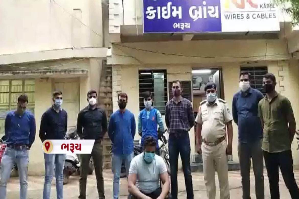 BHARUCH: ગેરકાયદેસર હથિયારો સાથે LCBએ ગાજીયાબાદના નામચીન ગુનેગારની કરી ધરપકડ 10 12