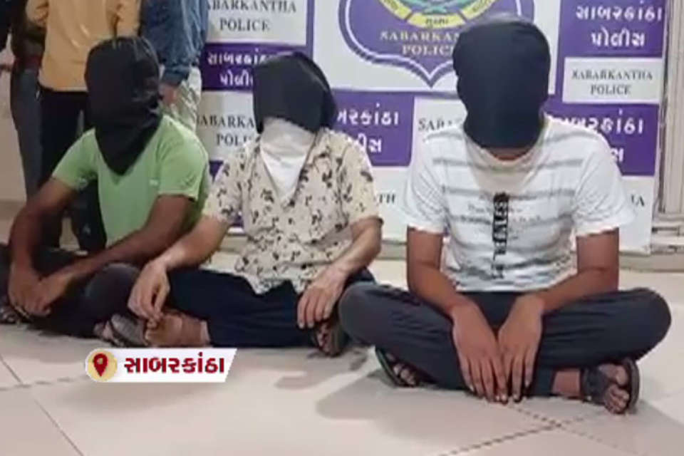 SABARKANTHA: નકલી આરસી બુક બનાવવાના કૌભાંડનો પર્દાફાશ, 3 આરોપીઓની થઈ ધરપકડ 14 20