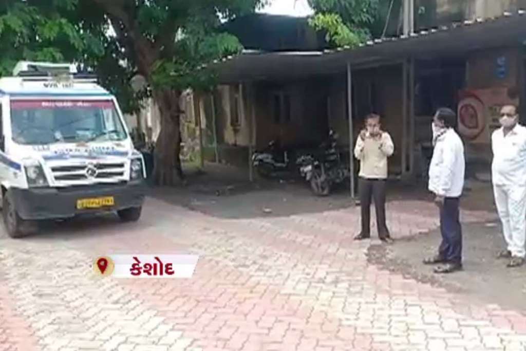 કેશોદના ઘંસારી ગામમાં ખેતરમાં વીજ શોક લાગતા પિતા-પુત્રના કરૂણ મોત 16 Satya Day