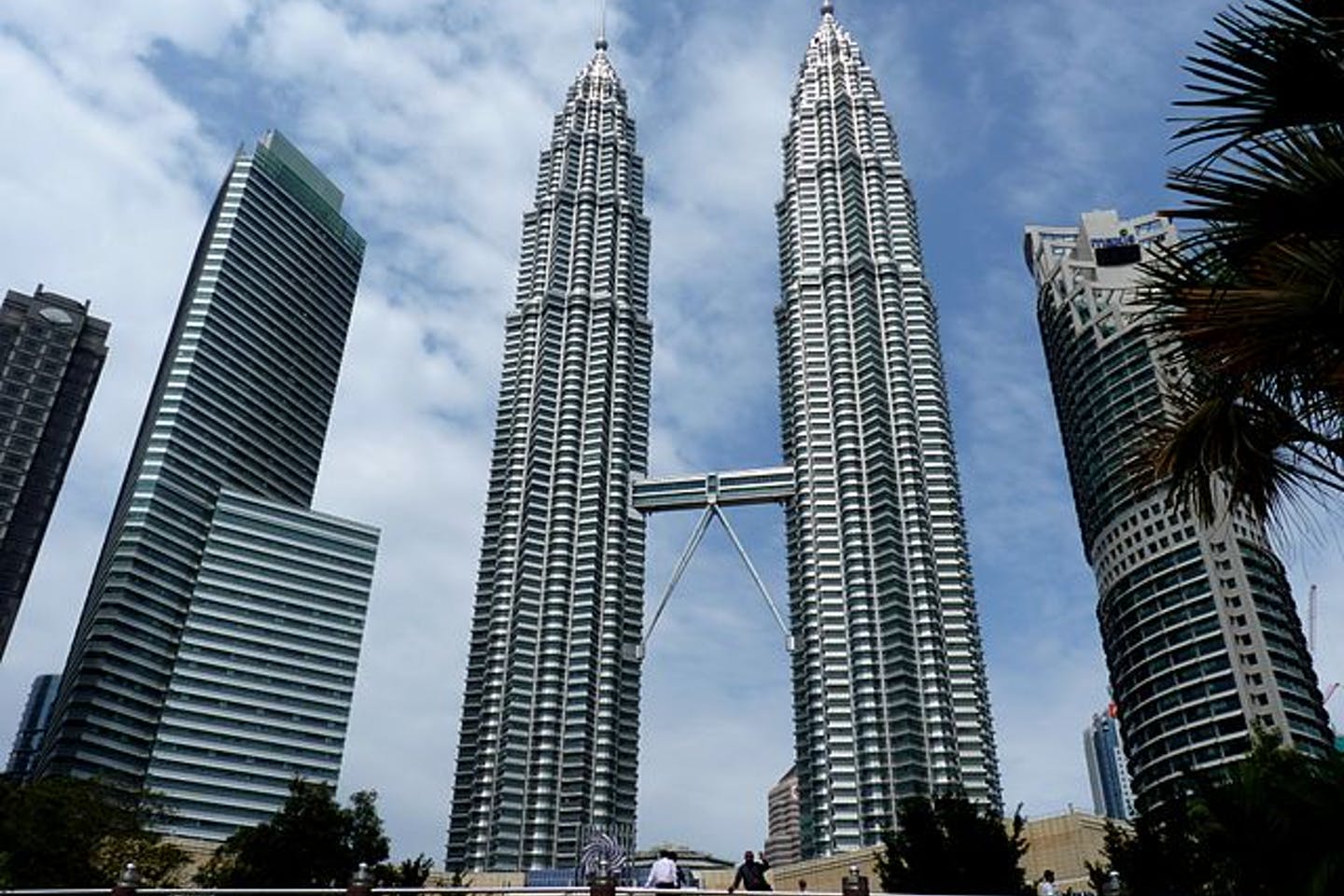 640px the petronas twin towers in kuala lumpur malaysia