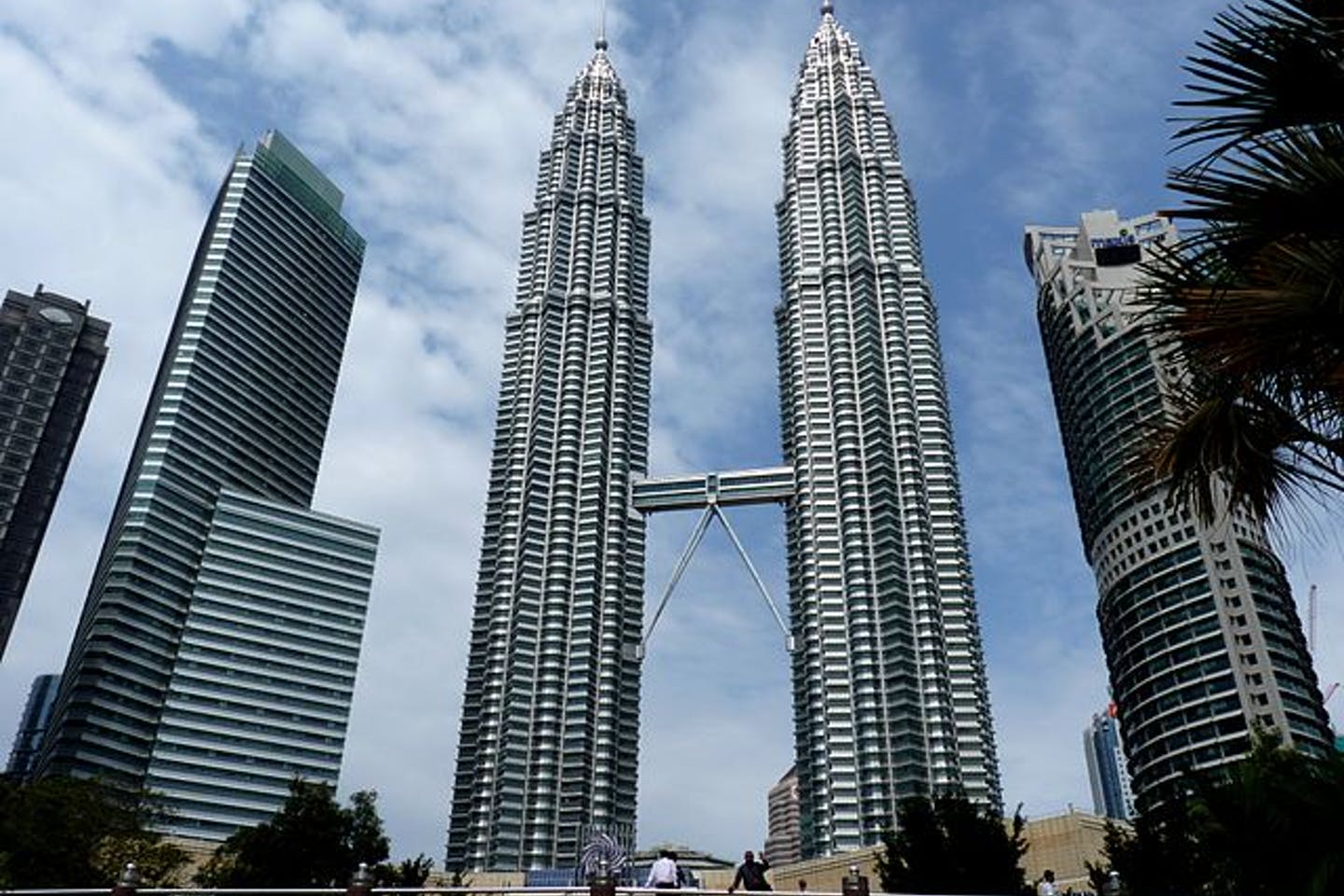 640Px The Petronas Twin Towers In Kuala Lumpur Malaysia Satya Day