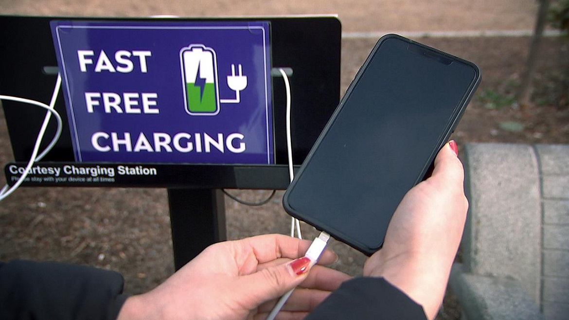 Public Phone Charging Satya Day
