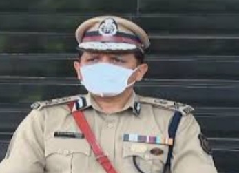 અમદાવાદ પોલીસ કમિશનર શ્રીવાસ્તવ સવાર સવાર માં ત્રણ પોલીસ મથક માં પહોંચી રીયાલીટી ચેક કરતા આ વાત આવી સામે !!! Whatsapp Image 2020 10 11 At 10.31.10 Pm 1 Satya Day