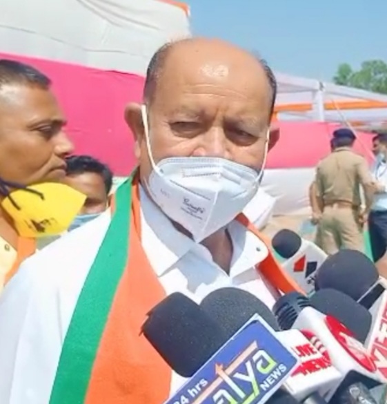 કપરાડા માં CM રૂપાણી ની હાજરી માં જ મંત્રી રમણ પાટકરે બાફણા કર્યા કહ્યું જીતુભાઇ જ્યારે કોંગ્રેસ હતા તેથી ઓછી ગ્રાન્ટ મળતી હતી હવે ભાજપ માં ફૂલ ગ્રાન્ટ મળશે ! WhatsApp Image 2020 10 26 at 5.29.16 PM
