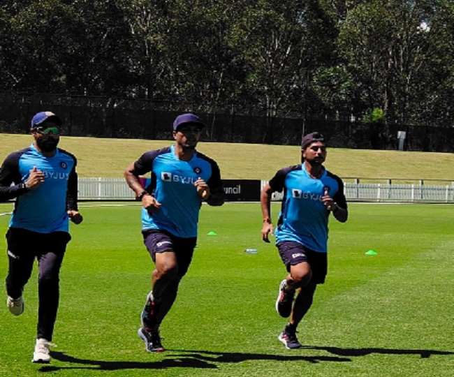 Ind vs Aus: ભારતીય ટીમના તમામ ખેલાડીઓનો કોરોના ટેસ્ટ નેગેટિવ, આ ખેલાડીઓ મેદાન પર ઉતર્યા 15 11 2020 Shami With Kuldeep And Yadav 21062947 Satya Day