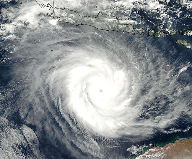 02 12 2020 cyclone burevi 21123809 1