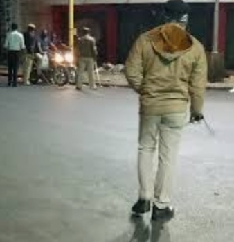 અમદાવાદ માં રાત્રે 9 વાગ્યા બાદ ઘરની બહાર નજરે પડ્યા તો સીધા લોકઅપ માં પુરી દેવાશે, 300 પોઇન્ટ ઉપર 100 પીઆઇ, 3500 કોન્સ્ટેબલ ઓન ડ્યૂટી રહેશે 20201231 163707