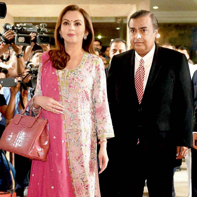 Mukesh Ambani With Family Satya Day
