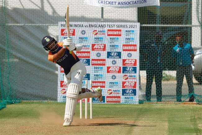 02 03 2021 pujara bat pink ball 21421218