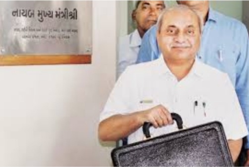 નાયબ મુખ્યમંત્રી નીતિન પટેલે સ્વીકાર્યું જીહા રાજ્ય ની 20 જિલ્લા હોસ્પિટલોમાં એક પણ સીટી સ્કેન મશીન નથી !! 20210325 080128 Satya Day