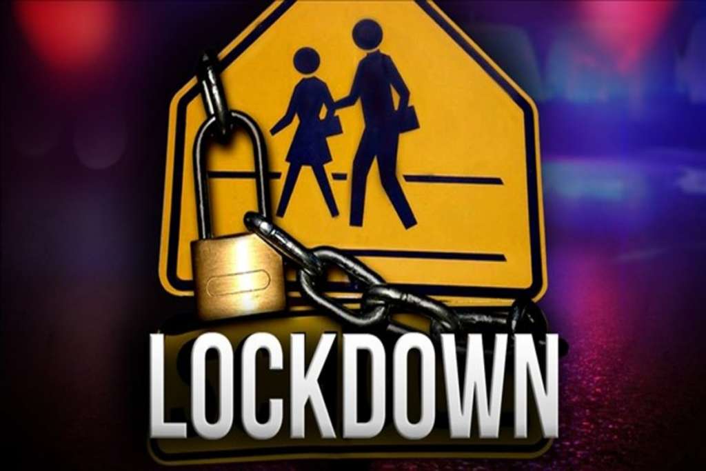 LOCK-DOWN: કોરોના વિસ્ફોટ થતા લદાયા સખ્ત પ્રતિબંધ: આવશ્યક ચીજ વસ્તુઓ સિવાય તમામ સેવાઓ બંધ LOCK 1 1024x683 1