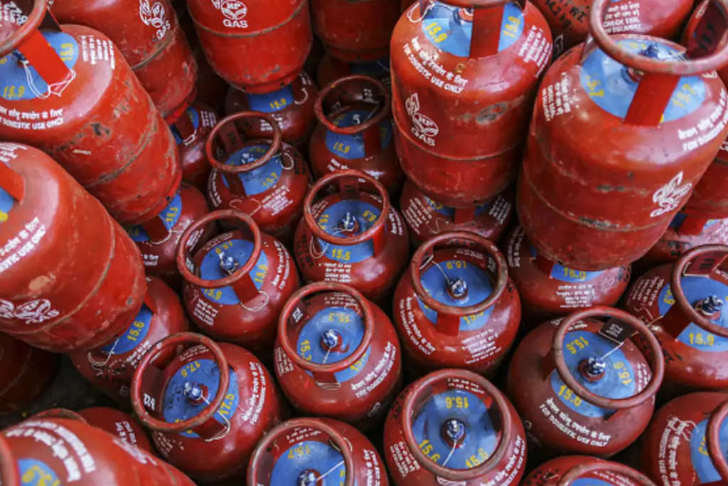 બચ્યા માત્ર 7 દિવસ: LPG ગેસ સિલિન્ડર પર મેળવો 700 રૂપિયાનો ફાયદો Lpg 4 1024X683 1 Satya Day