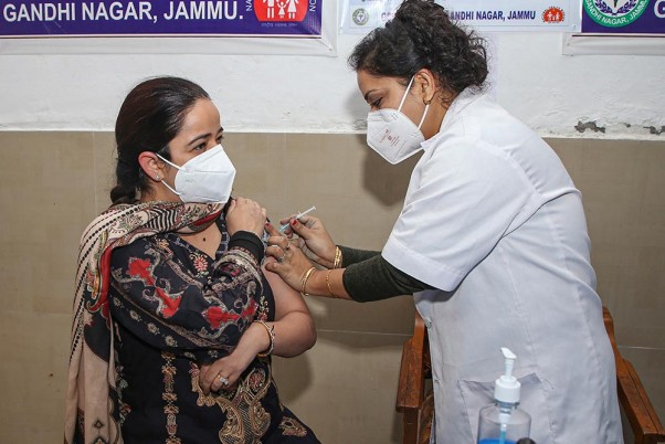coronavirus vaccination in Gujarat