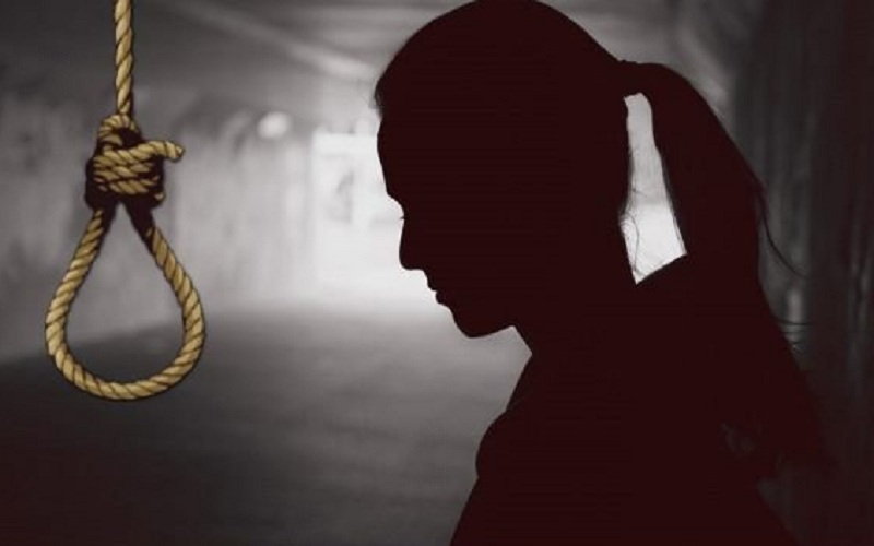 girl suicide surat