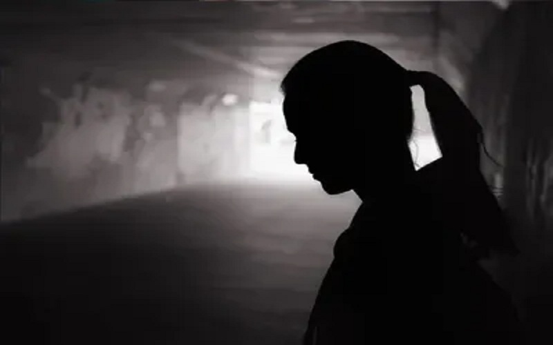 minor girl shadow