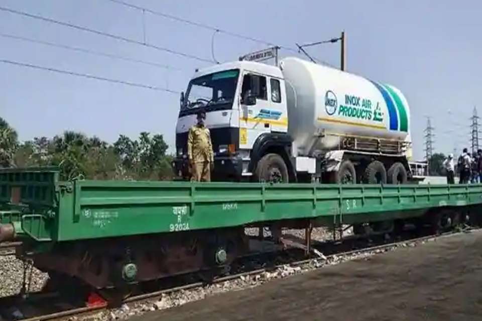 INDIA: રેલવેનો મોટો નિર્ણય, ઓક્સિજન એક્સપ્રેસ દોડાવશે Oxygen Railway 960X640 1 Satya Day