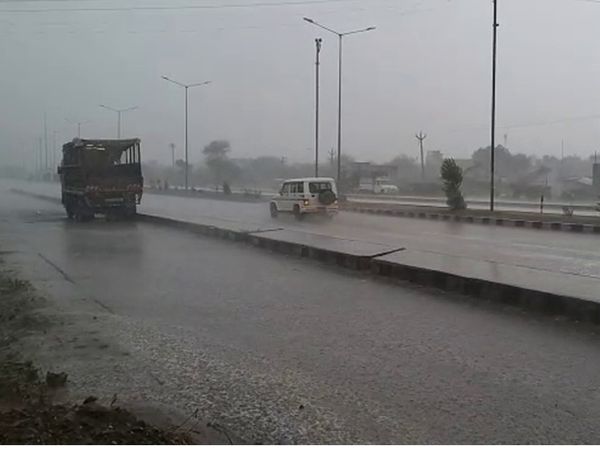 SAURASHTRA: ધોરાજીમાં ભારે પવન અને ગાજવીજ સાથે ધોધમાર વરસાદ 28 1620129574 Satya Day